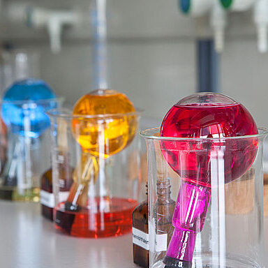 Experimentalvorlesung Chemie für Alumni und ihre Familien Experimentalvorlesung Chemie für Alumni und ihre Familien