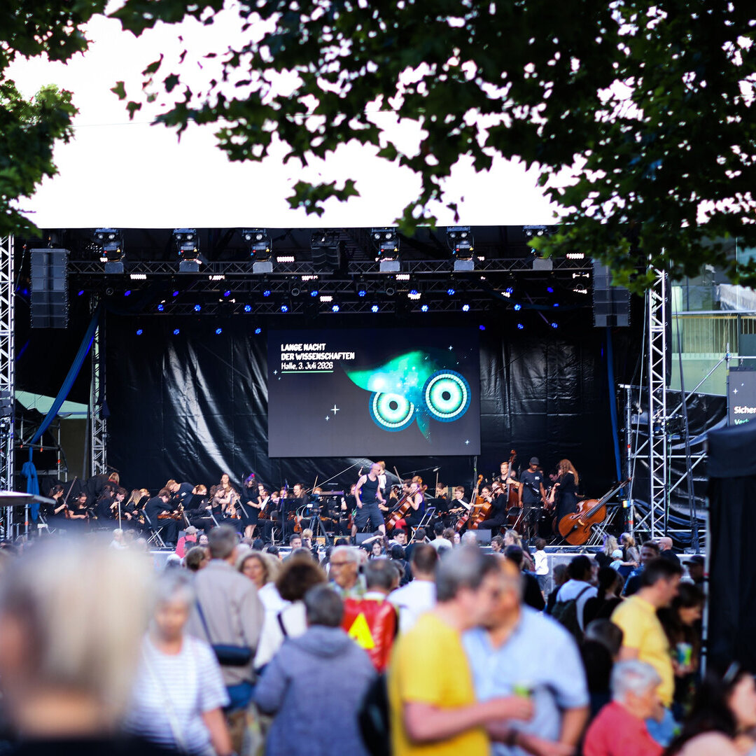 Langen Nacht der Wissenschaften 2026 in Halle Bühne