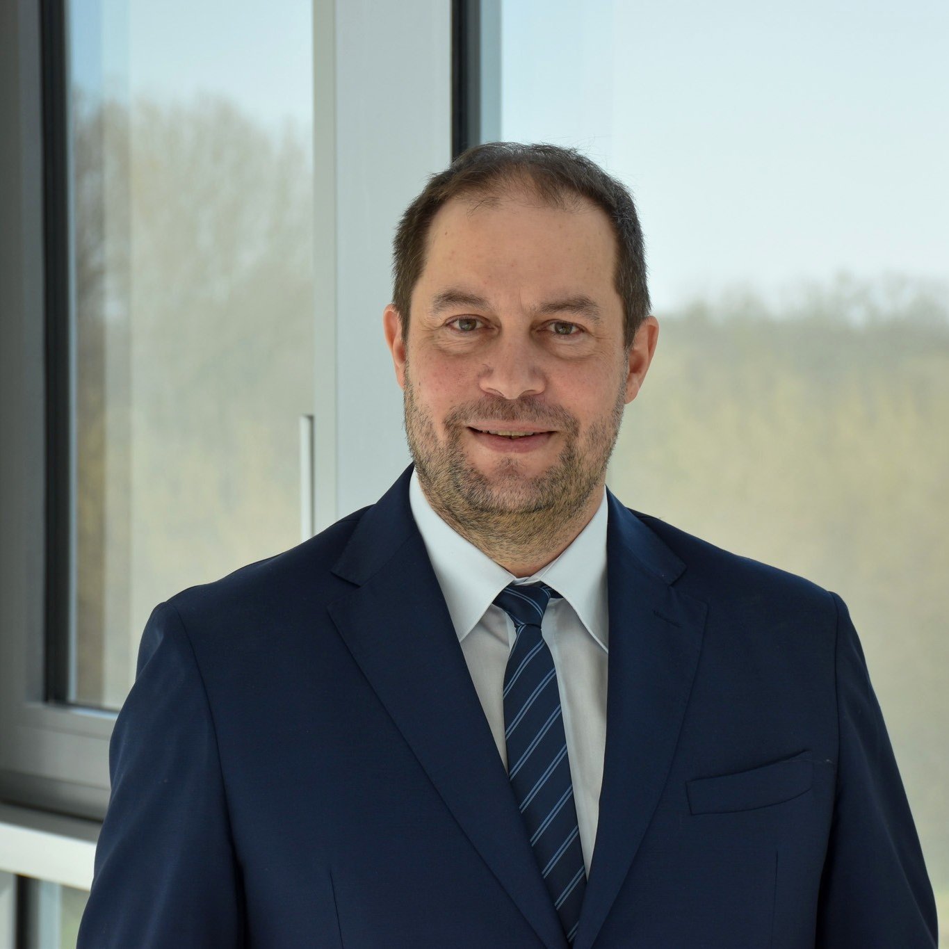 Prof. Dr. Michael Brutscheck Portraitfoto eines Mannes