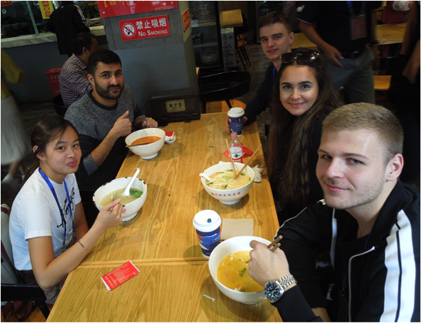 Mittagessen im Chinese Village Kunming